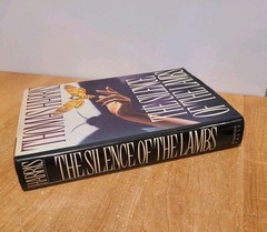 THE SILENCE OF THE LAMBS Thomas Harris FIRST EDITION 1988 St. Martin’s Press