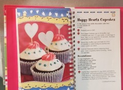 NEW «EASY CUPCAKE RECIPES» Hardback Spiral 2010 Cookbook Resources LLC 174 Pages