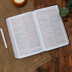 KJV Holy Bible: Gift and Award, Black Leather-Look, Red Letter, Comfort Print: K