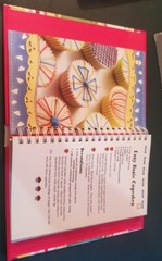 NEW «EASY CUPCAKE RECIPES» Hardback Spiral 2010 Cookbook Resources LLC 174 Pages